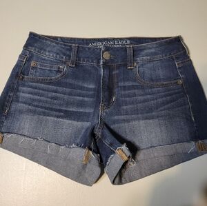 AMERICAN EAGLE Shortie Denim Shorts Size 8 ❤️